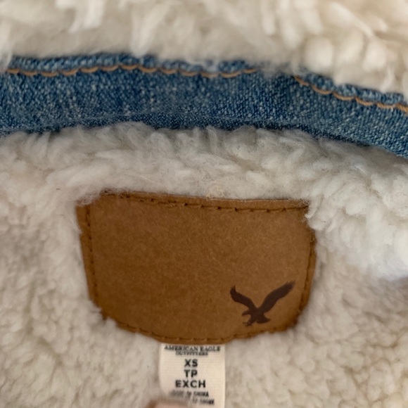 American Eagle Sherpa lined jean jacket - Picture 5 of 5